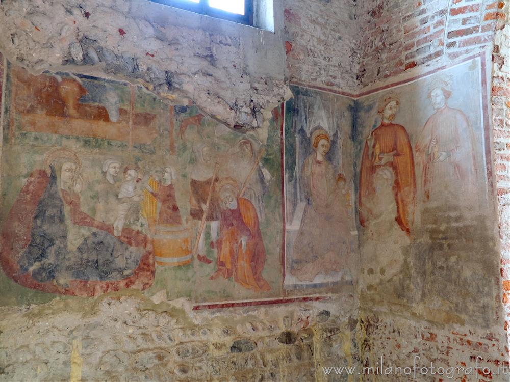 Lenta (Vercelli, Italy) - Adoration of the Shepherds and Adoration of the Magi side by side, in St Stephen's Church